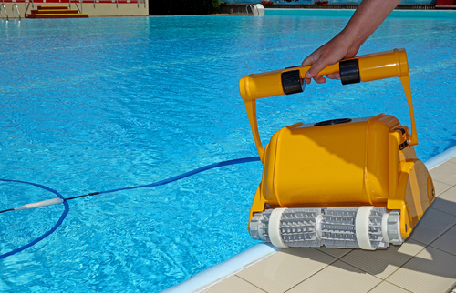 How Do You Keep Pool Clean Without Chlorine?